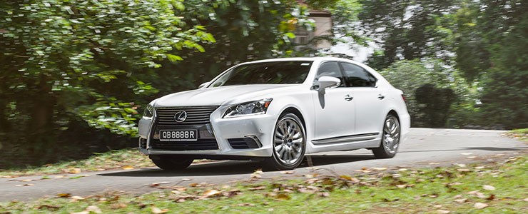 Car Review Lexus Ls600hl Hybrid 5 0 A The Year Was 1989 A Television Adver Showed 15 Champagne Gles Stacked In Shape Of Pyramid On Hood Car With Engine Running