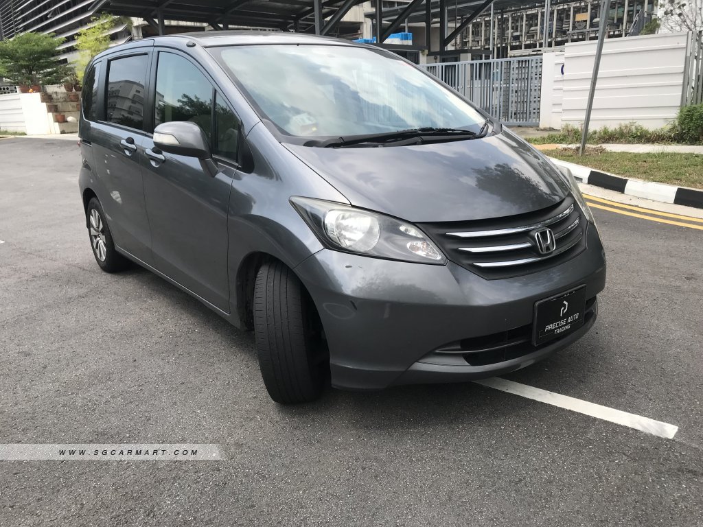 Honda freed 2009 год