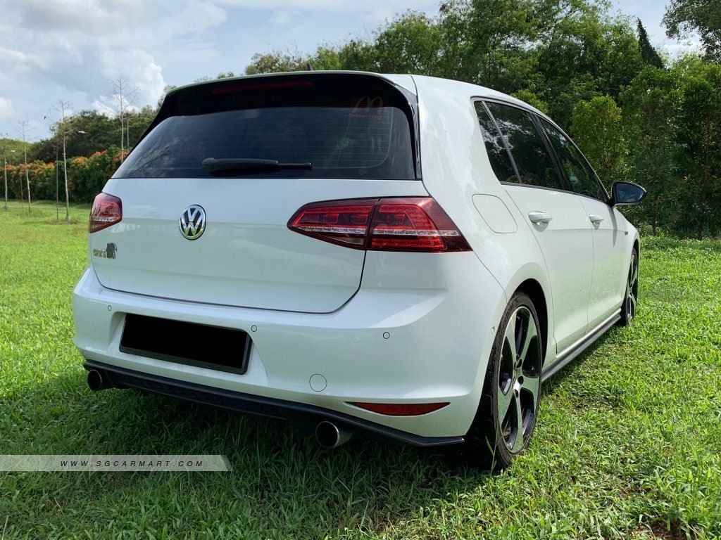 2015 Volkswagen Golf GTI 5DR Sunroof Photos & Pictures Singapore
