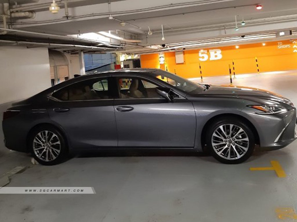 Lexus es250 2020