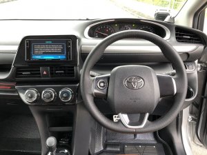 Toyota Sienta 1.5A Standard
