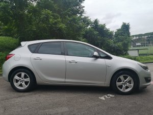 Used Opel Astra J 1 4a Turbo Car For Sale In Singapore Desmond Auto Trading Stcars