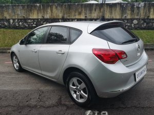 Used Opel Astra J 1 4a Turbo Car For Sale In Singapore Desmond Auto Trading Stcars