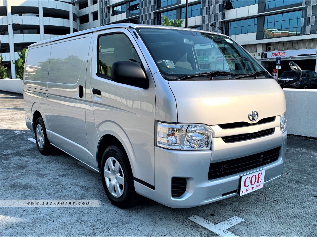 toyota hiace dx 2.8 auto