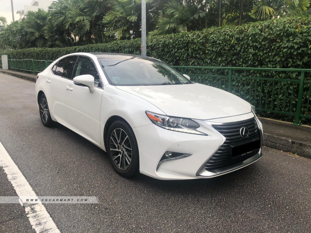 Lexus ES250 Luxury Sunroof