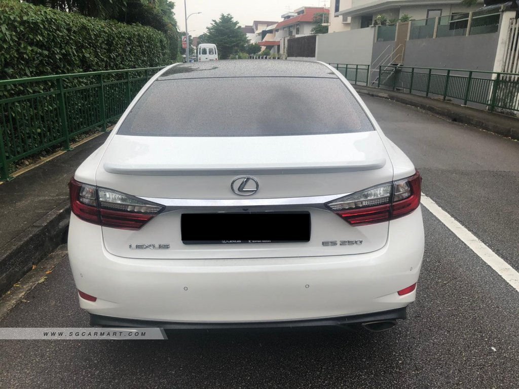 Lexus ES250 Luxury Sunroof