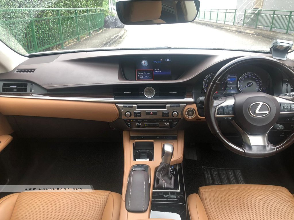 Lexus ES250 Luxury Sunroof