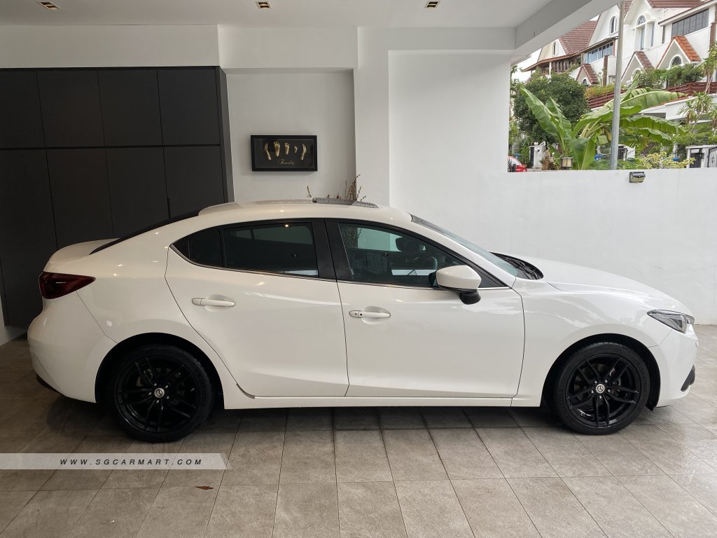 Mazda 3 1.5A Deluxe