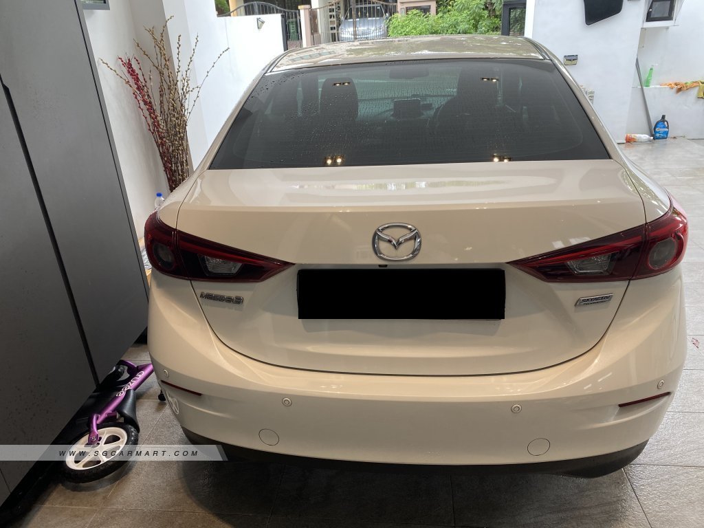 Mazda 3 1.5A Deluxe