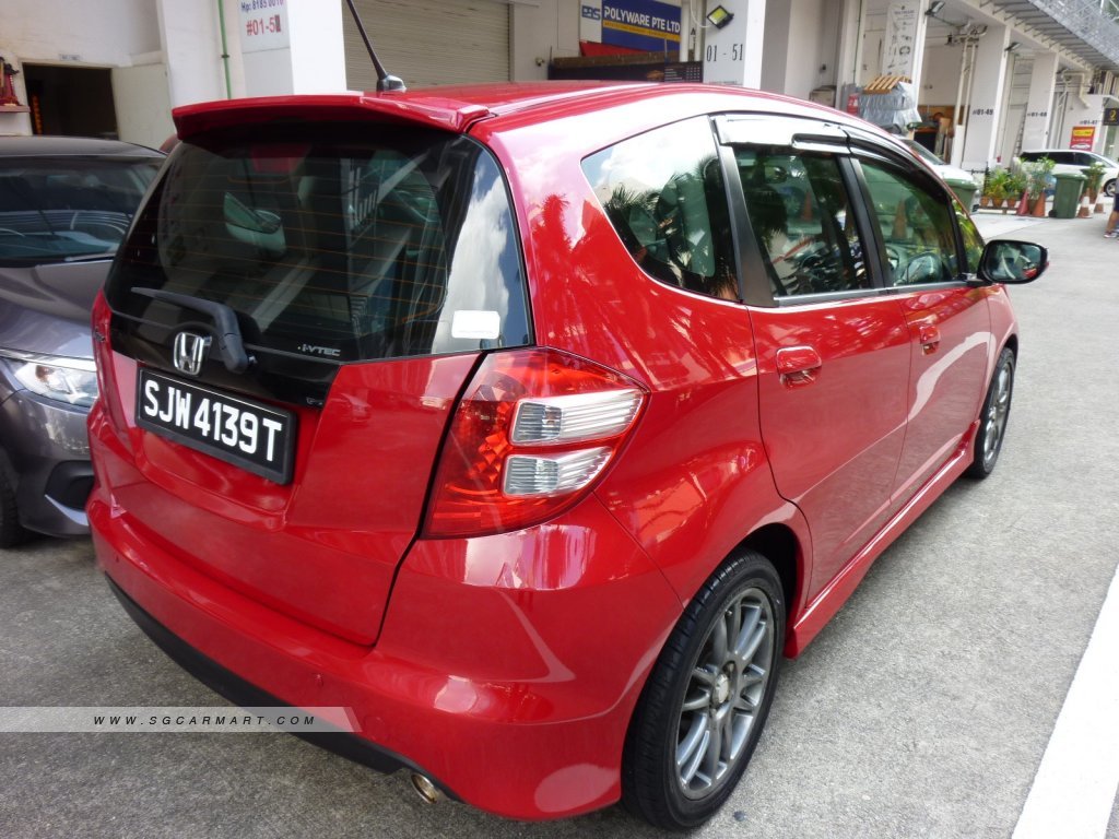 Photos for Honda Jazz 1.5M L (COE till 02/2030) - Sgcarmart