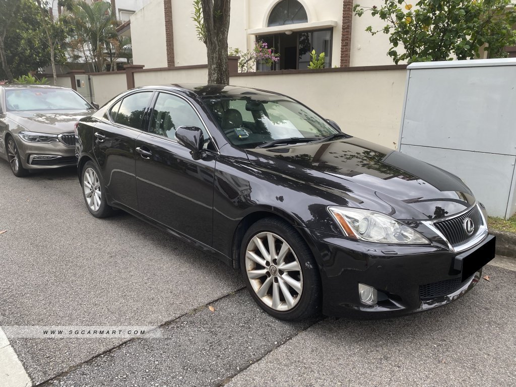 Lexus IS250 Luxury (COE till 11/2028)