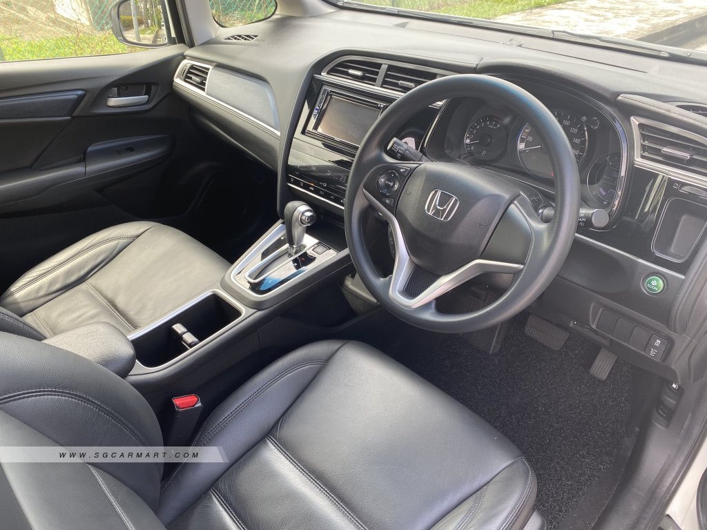 Honda Shuttle 1.5A G LED