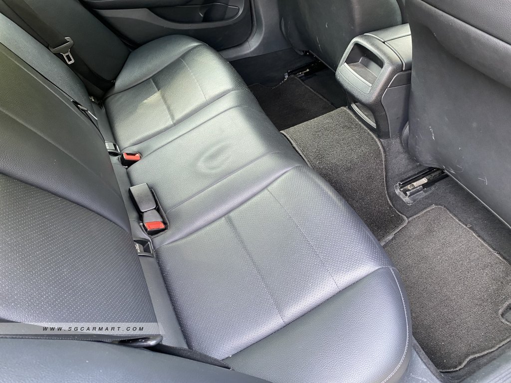 Mercedes-Benz C-Class C200