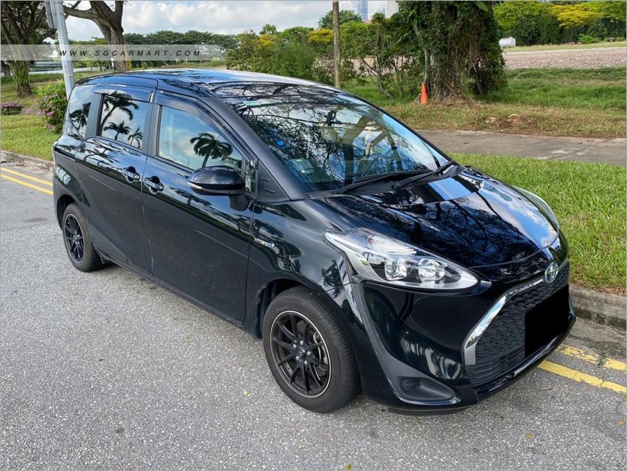 Toyota Sienta Hybrid 1.5A G