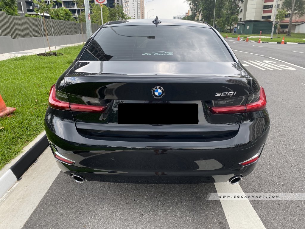 BMW 3 Series 320i Luxury