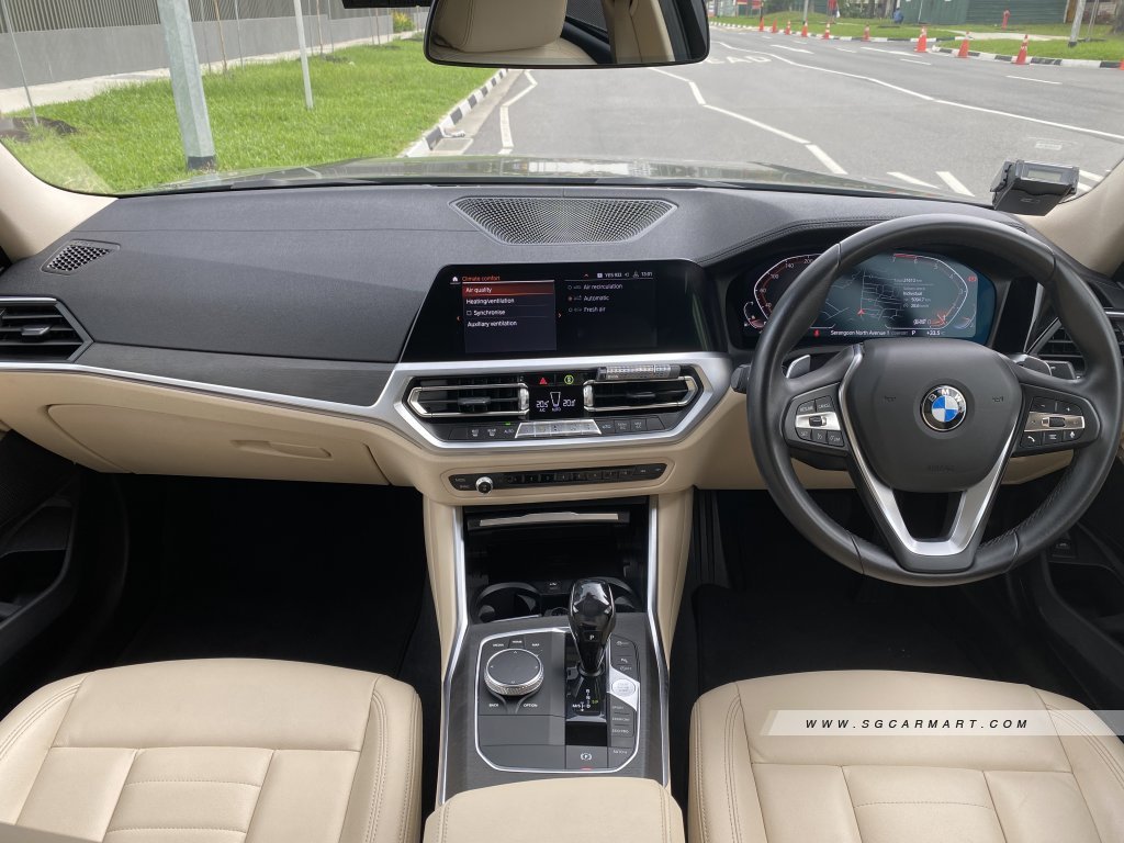 BMW 3 Series 320i Luxury