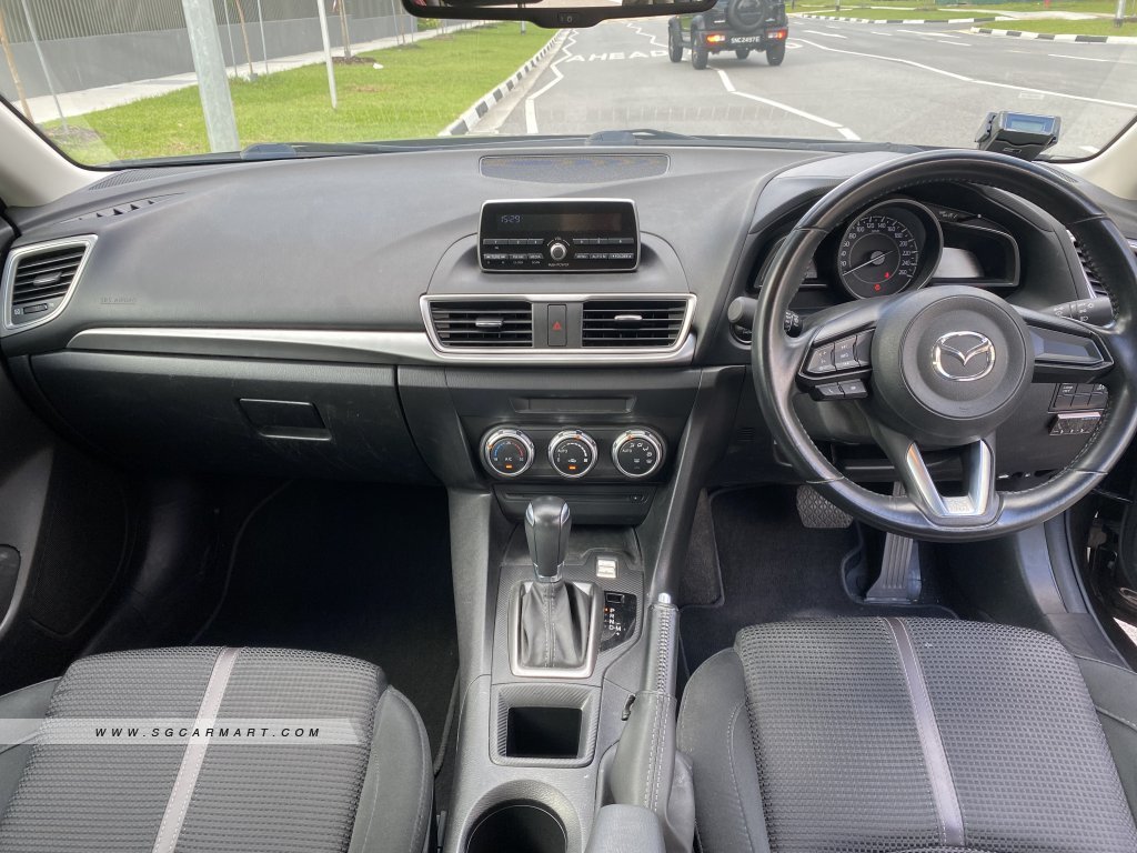 Mazda 3 1.5A Sunroof