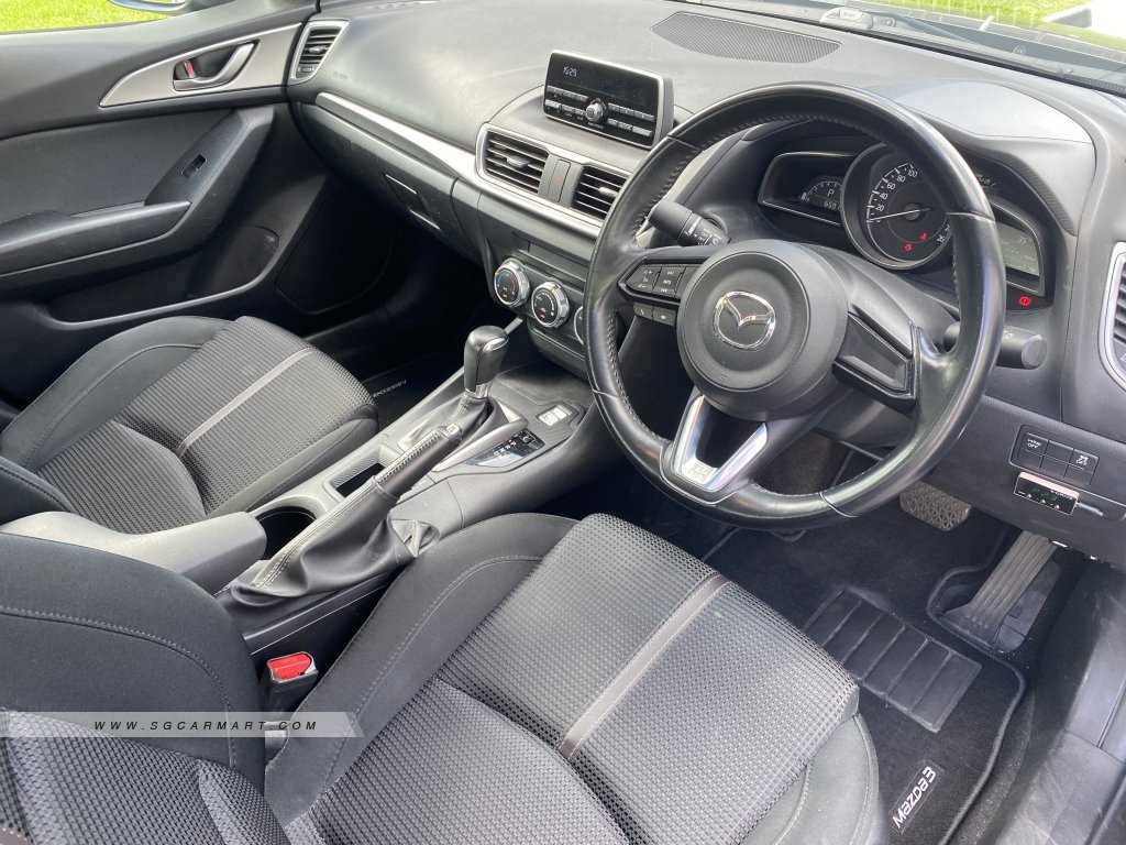Mazda 3 1.5A Sunroof