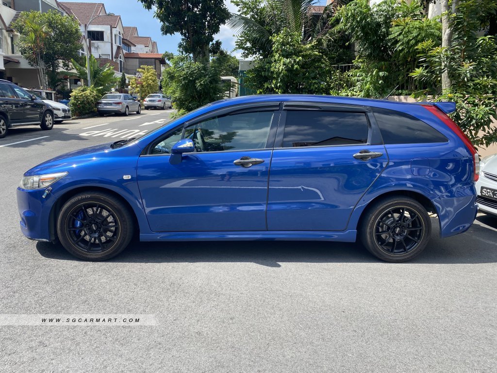 Honda Stream 1.8A RSZ (COE till 07/2023)