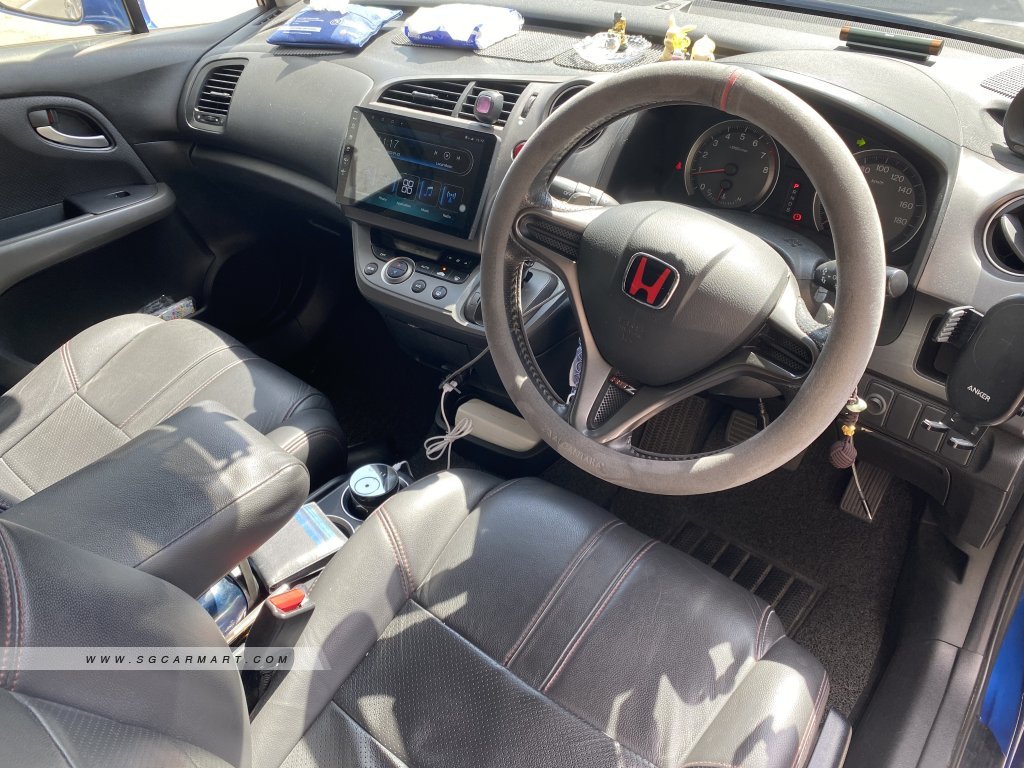 Honda Stream 1.8A RSZ (COE till 07/2023)