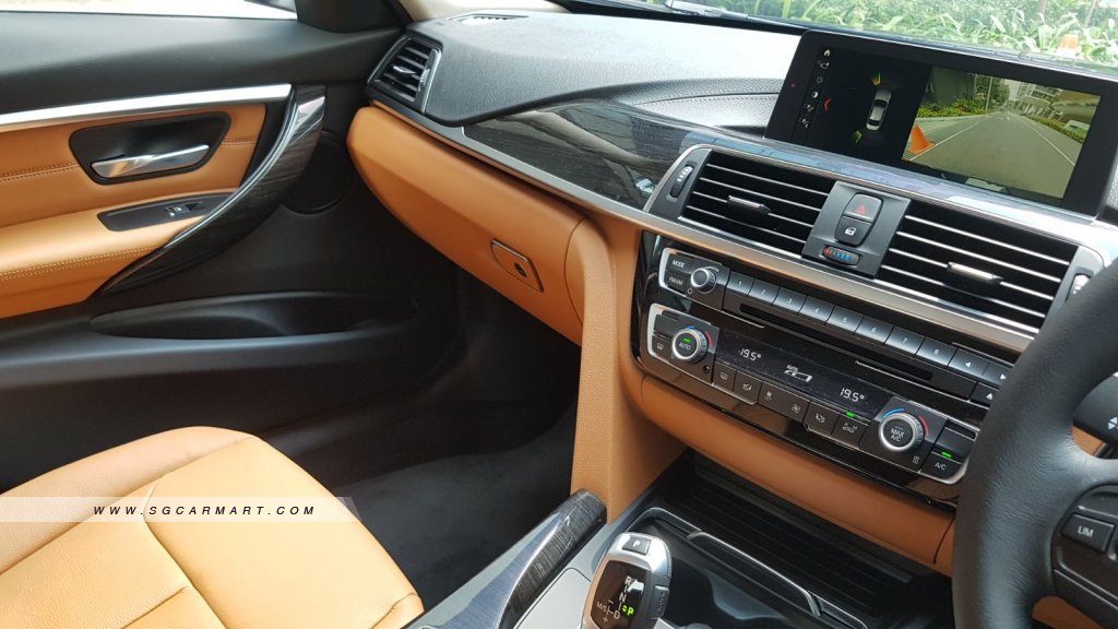 BMW 3 Series 318i Luxury