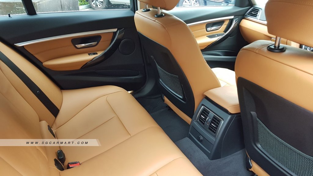 BMW 3 Series 318i Luxury