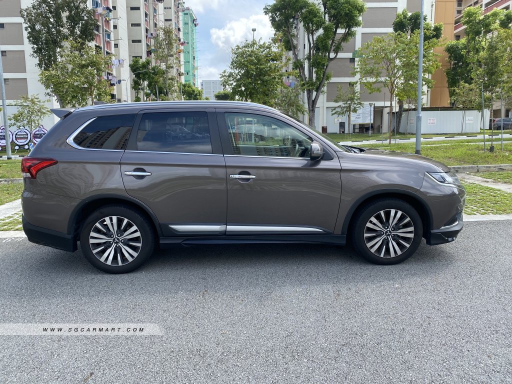 Mitsubishi Outlander 2.0A