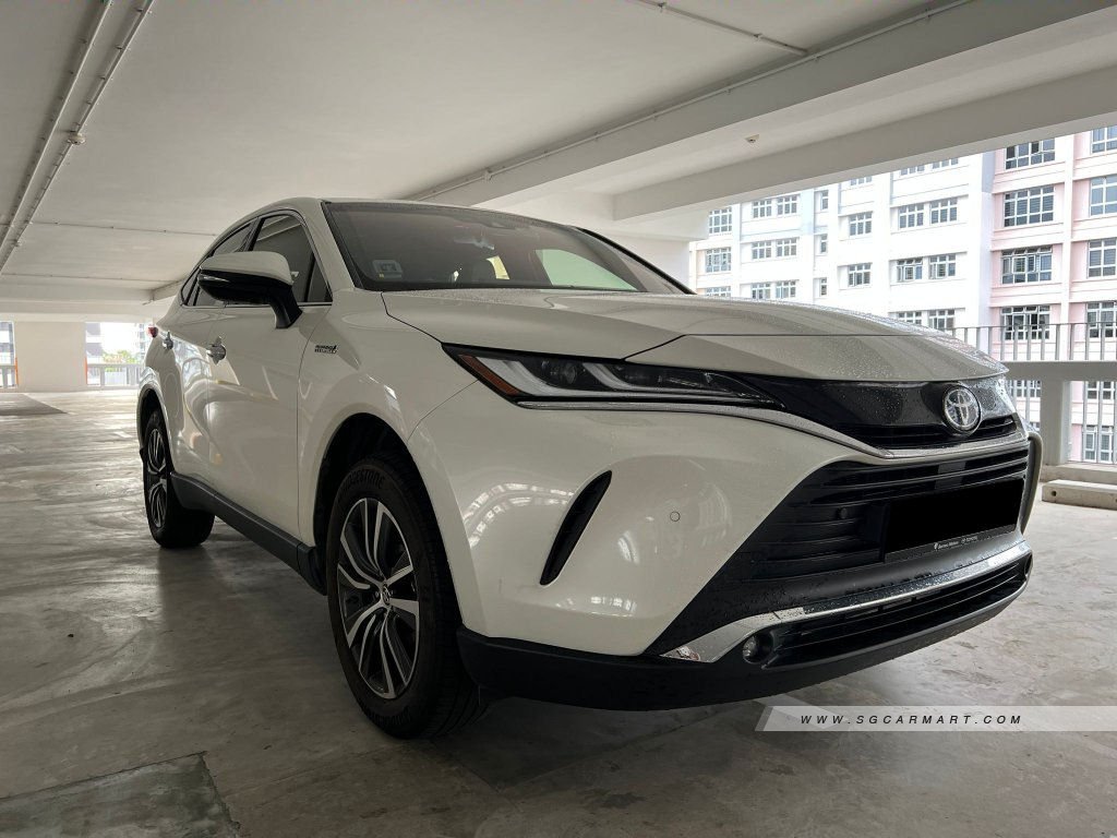 Toyota Harrier Hybrid 2.5A Premium
