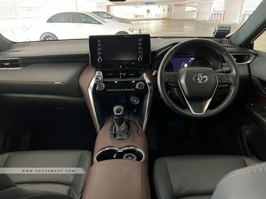 Toyota Harrier Hybrid 2.5A Premium