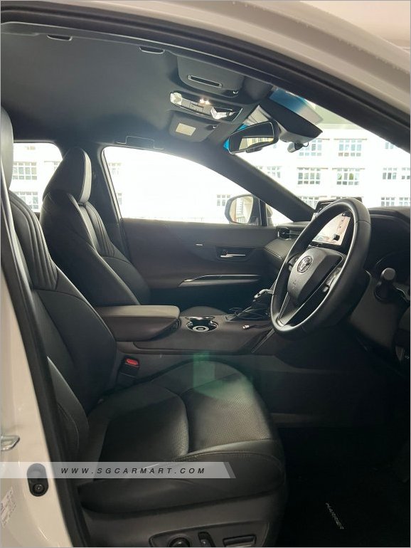 Toyota Harrier Hybrid 2.5A Premium