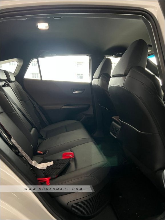 Toyota Harrier Hybrid 2.5A Premium