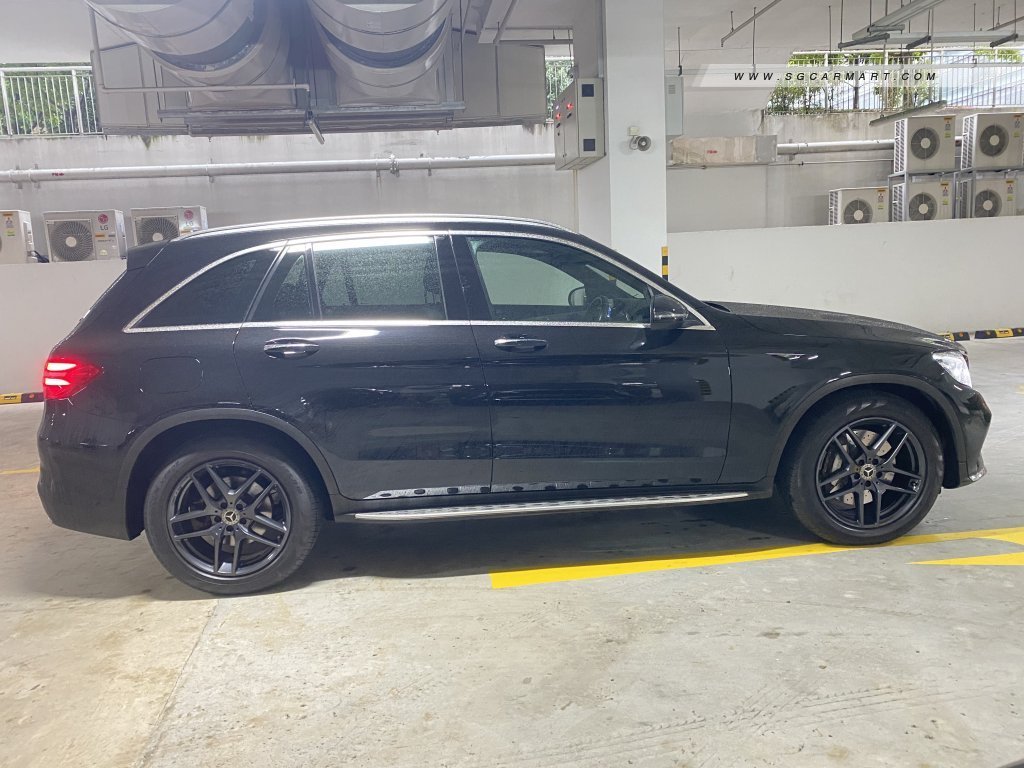Mercedes-Benz GLC-Class GLC250 AMG Line 4MATIC Sunroof