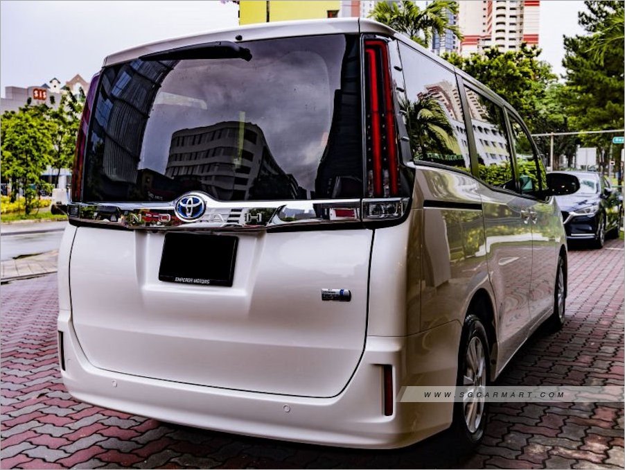 Used 2022 Toyota Noah Hybrid 1.8A X for Sale (Expired) - Sgcarmart