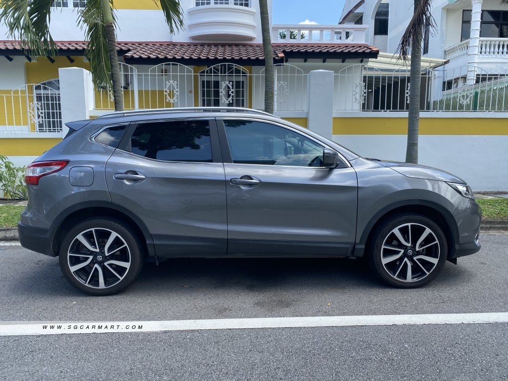 Nissan Qashqai 2.0A Premium Moonroof