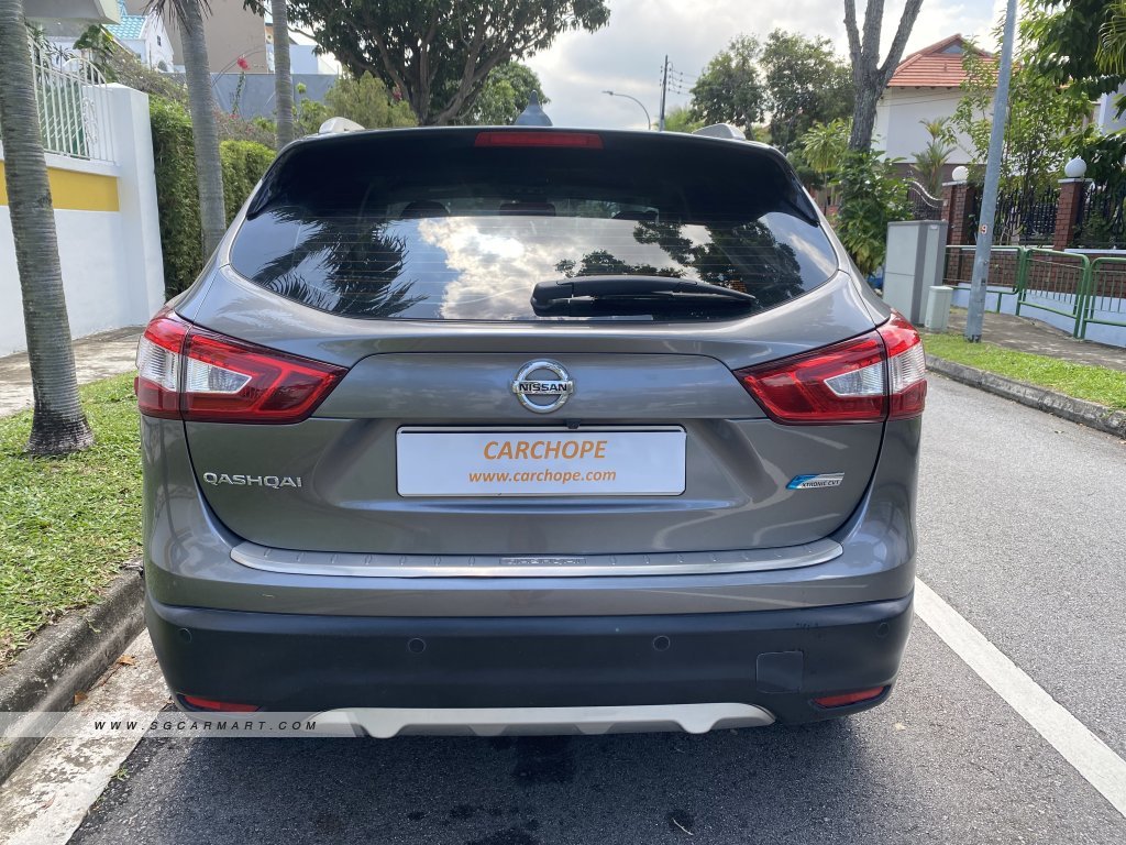 Nissan Qashqai 2.0A Premium Moonroof