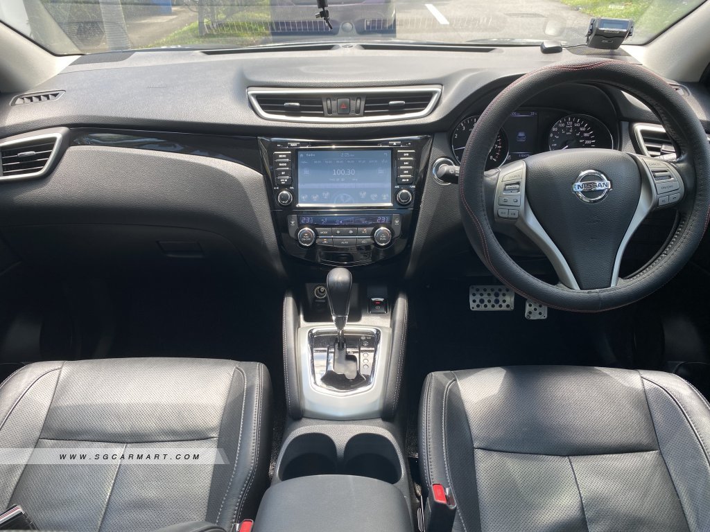 Nissan Qashqai 2.0A Premium Moonroof
