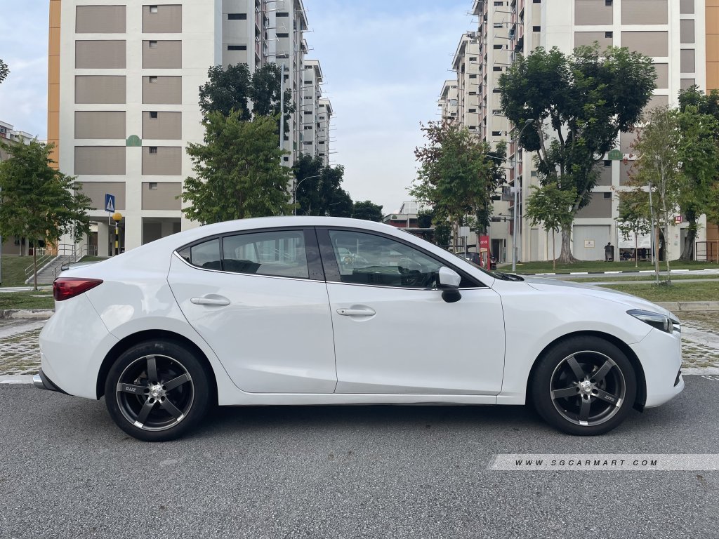 Mazda 3 1.5A Sunroof