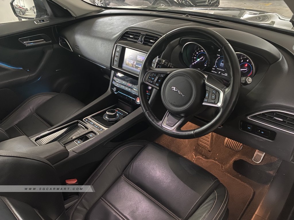 Jaguar F-PACE 2.0A Prestige