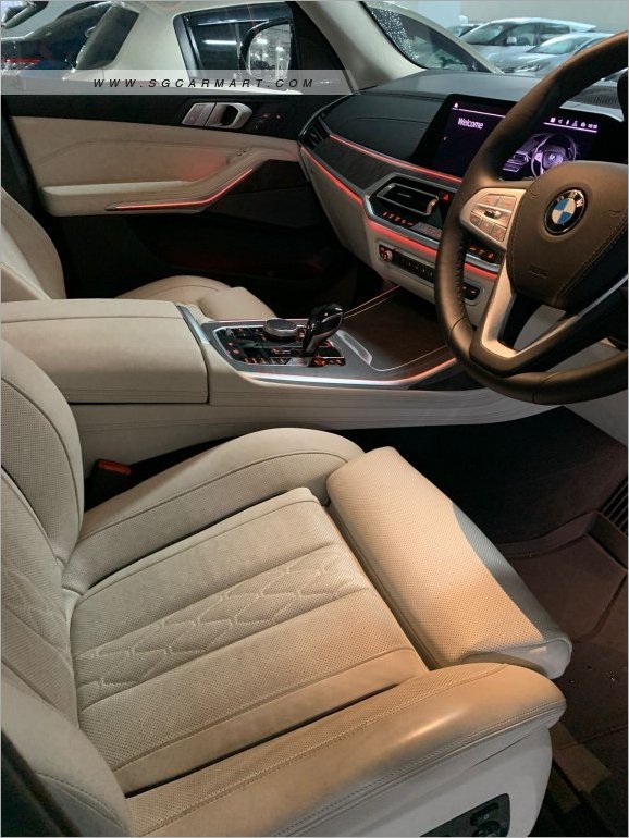 BMW X7 xDrive40i Pure Excellence 6-Seater