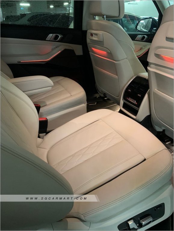 BMW X7 xDrive40i Pure Excellence 6-Seater