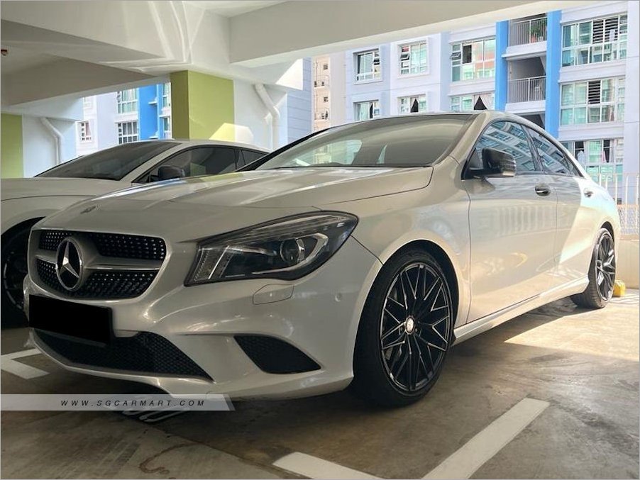 Mercedes-Benz CLA-Class CLA180 Sunroof