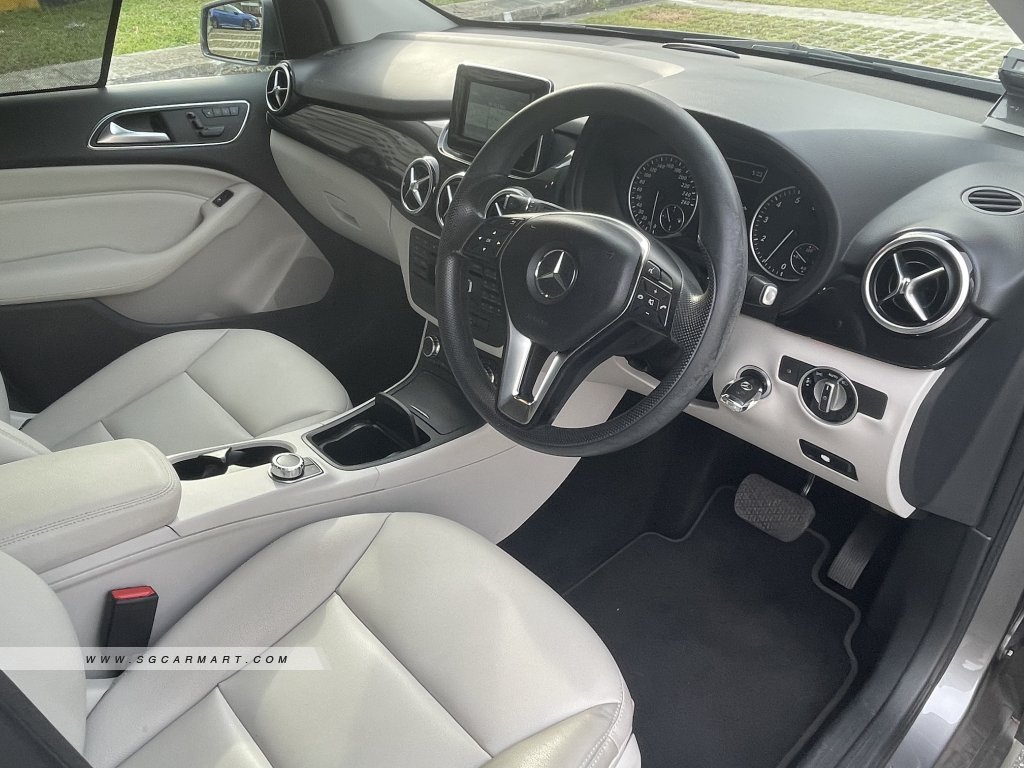 Mercedes-Benz B-Class B200 Chrome