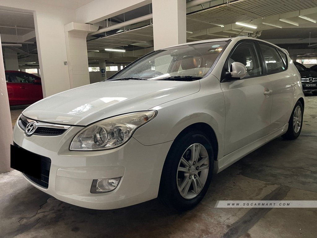 Hyundai i30 1.6A Sunroof (COE till 01/2025)