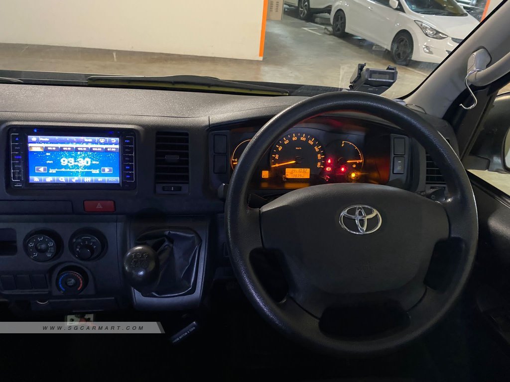 Toyota Hiace 3.0M