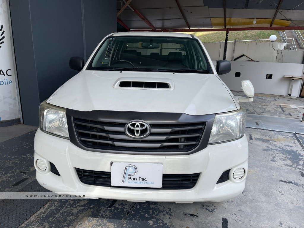 Toyota Hilux Hydrogen Fuel Cell Prototype Debuts With Estimated 365-Mile  Range