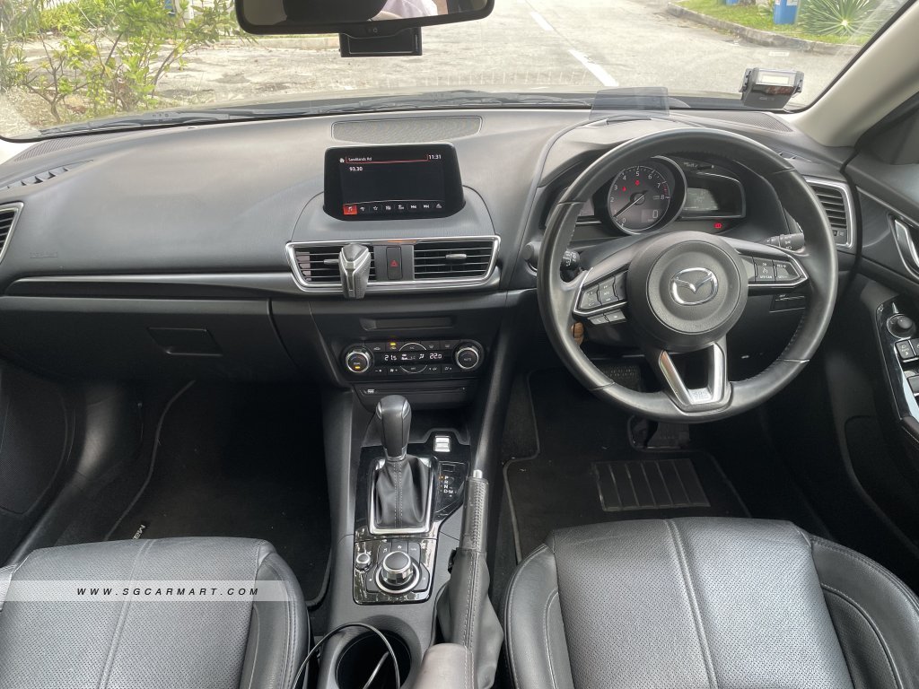 Mazda 3 1.5A Deluxe Sunroof