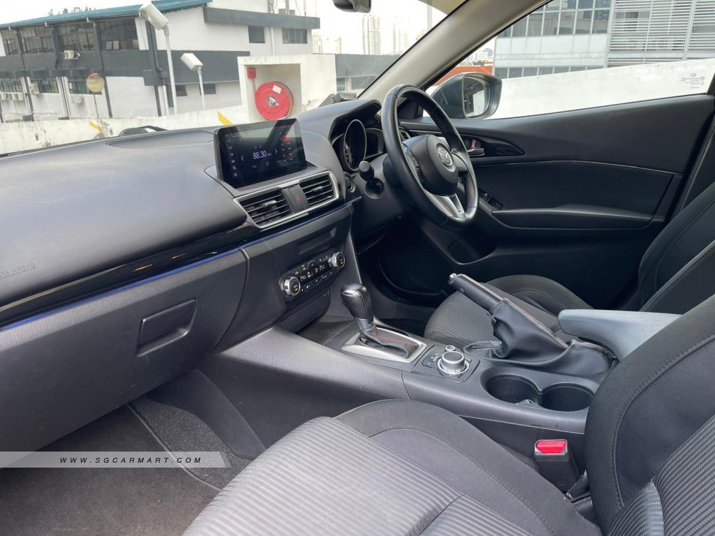 Mazda 3 1.5A Sunroof