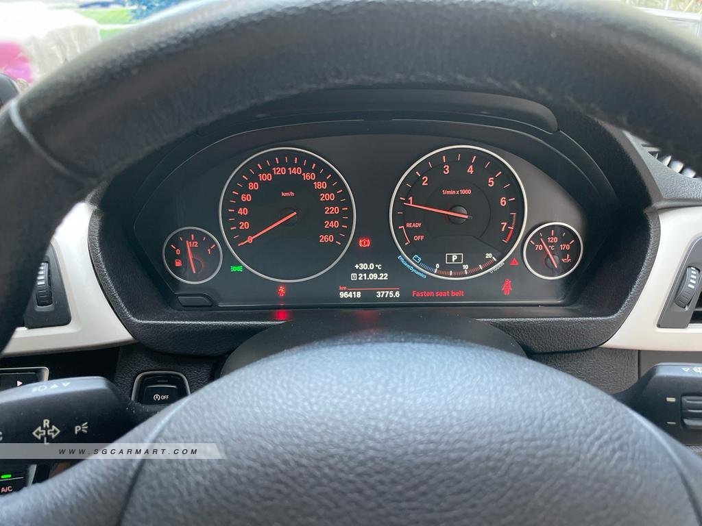 BMW 3 Series 318i