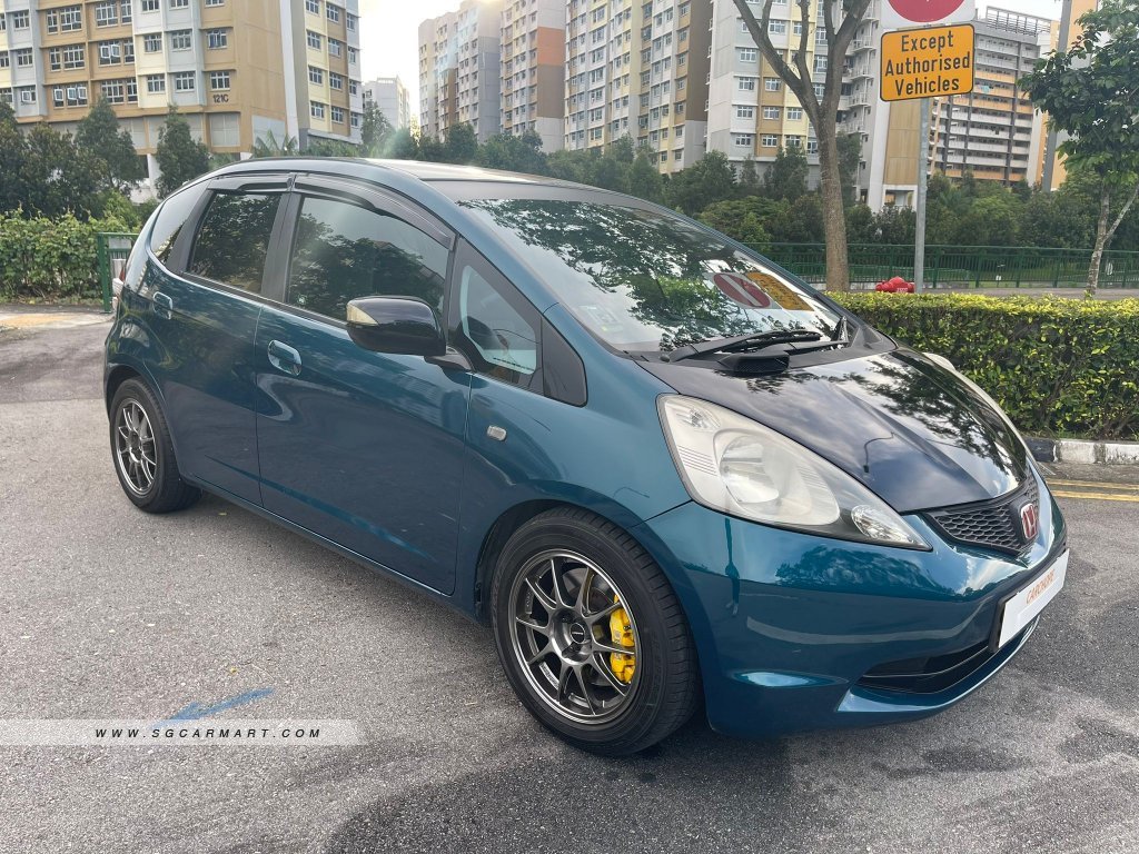 Honda Fit 1.3A G (COE till 10/2028)