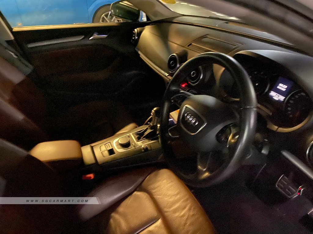 Audi A3 Sedan 1.4A TFSI Ambiente